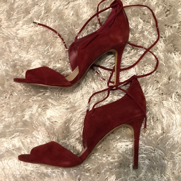 Red Heels 👠 - Picture 4 of 5